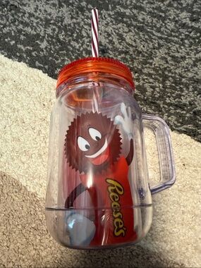 Hershey Park Reese’s Peanut Butter Cup tumbler cup with straw, NWOT!